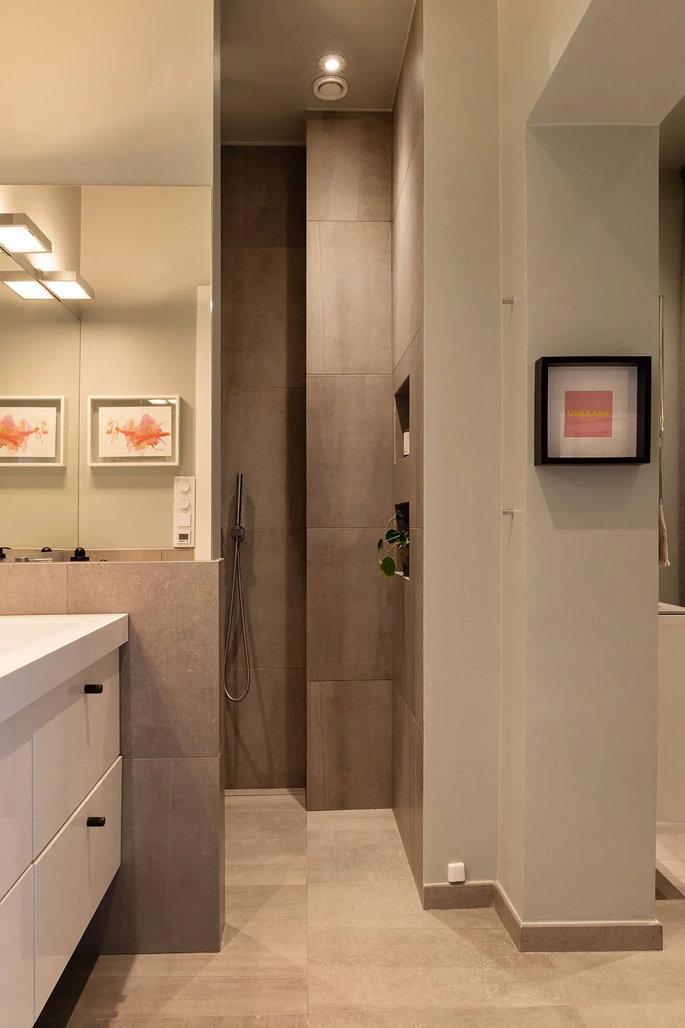 Ciepły i elegancki интерьер przestronnego mieszkania w Sztokholmie - Gallery image 15