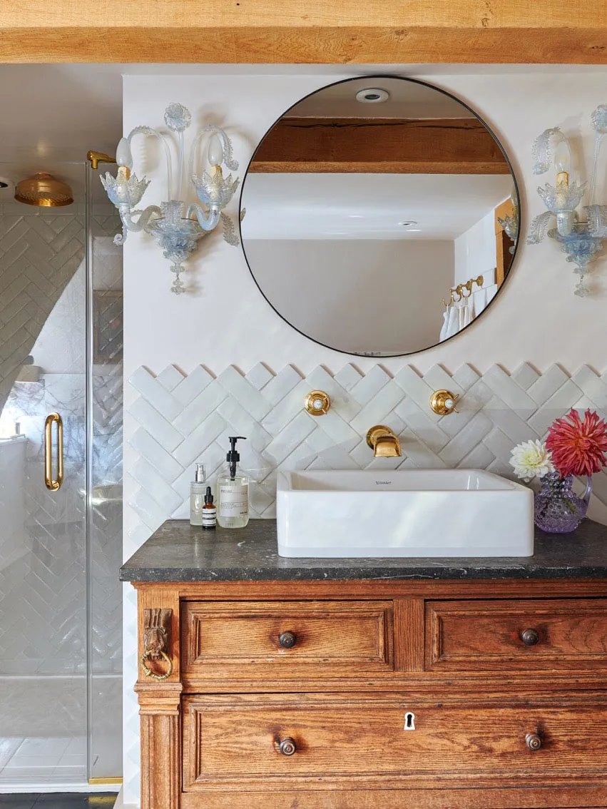 Tradycyjny angielski kottage dla młodych projektantów - Gallery image 8