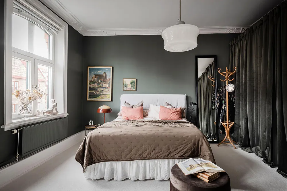 Деревянные двери и смелое искусство: необычная квартира в Гётеборге - Gallery image 8