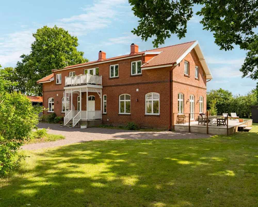 Geräume mit viel Platz und vintage Dekor: Schönes Haus auf dem ehemaligen Schulgelände - Gallery image 1