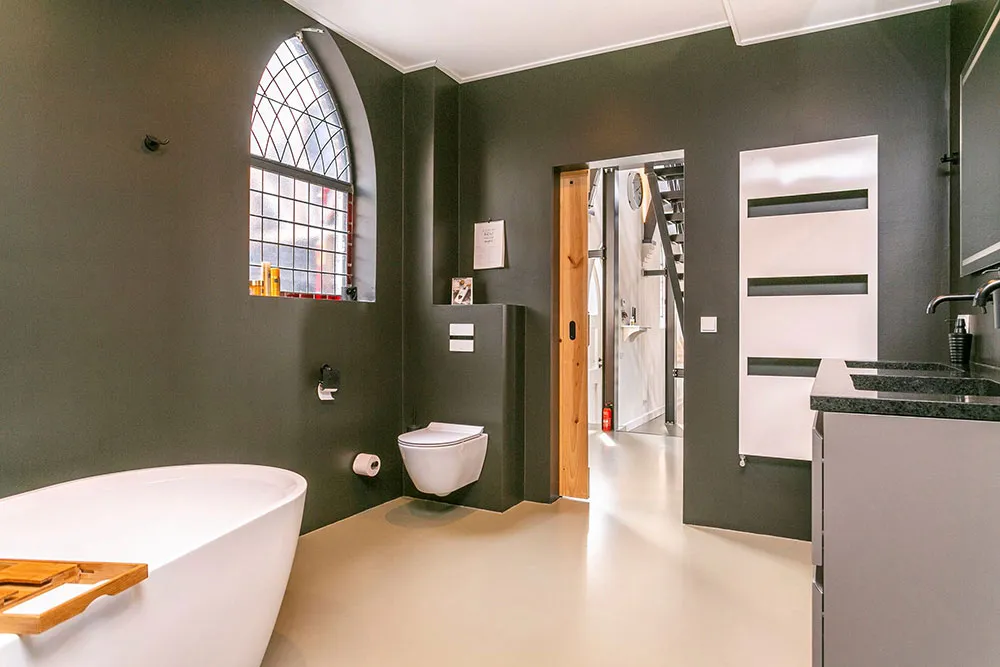 Estilo moderno loft en antigua iglesia bautista en Países Bajos - Gallery image 14