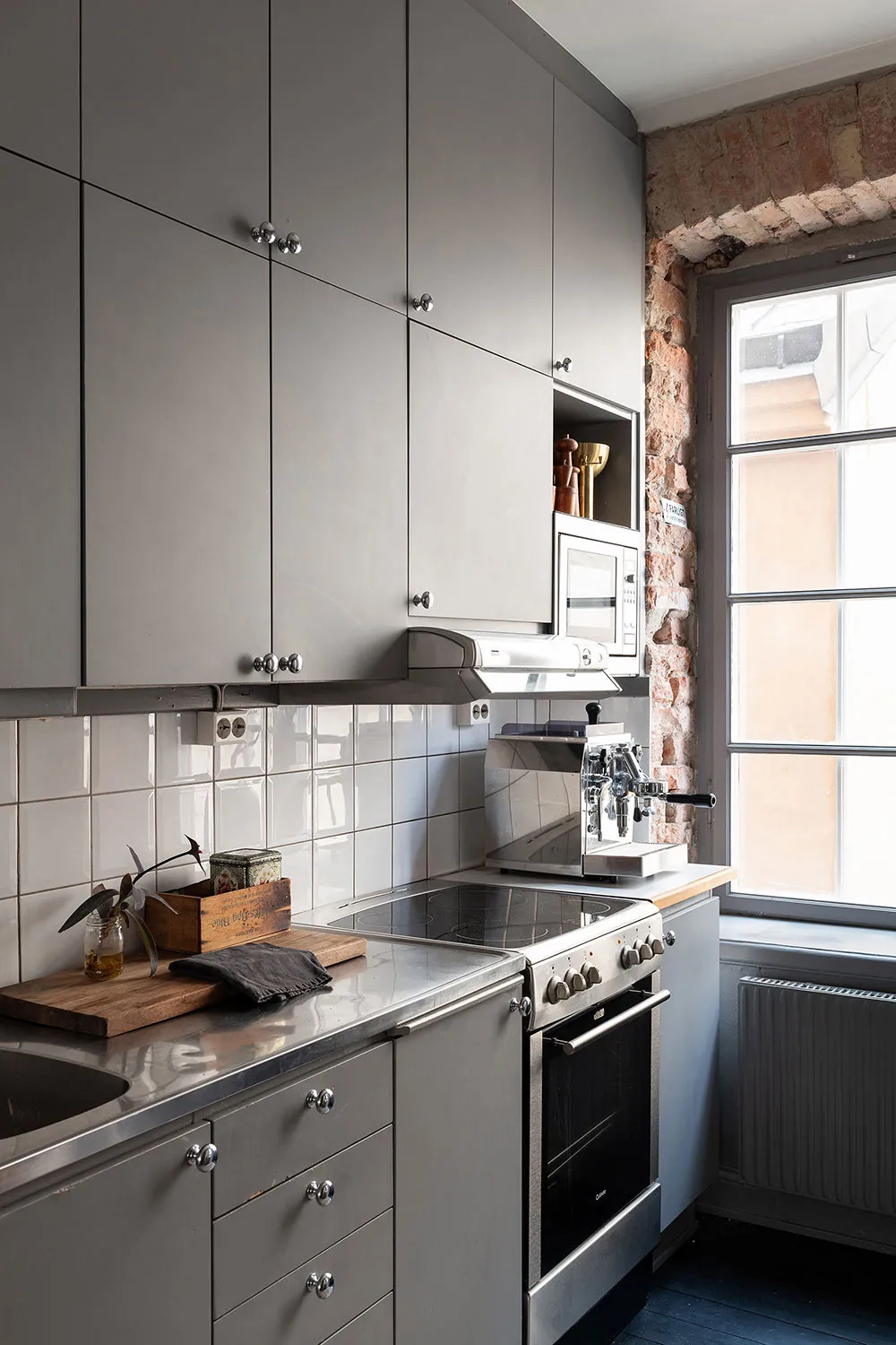 Mezcla de decoración vintage y moderna en el diseño de un apartamento sueco (71 m²) - Gallery image 13