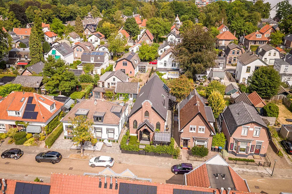 Estilo moderno loft en antigua iglesia bautista en Países Bajos - Gallery image 23
