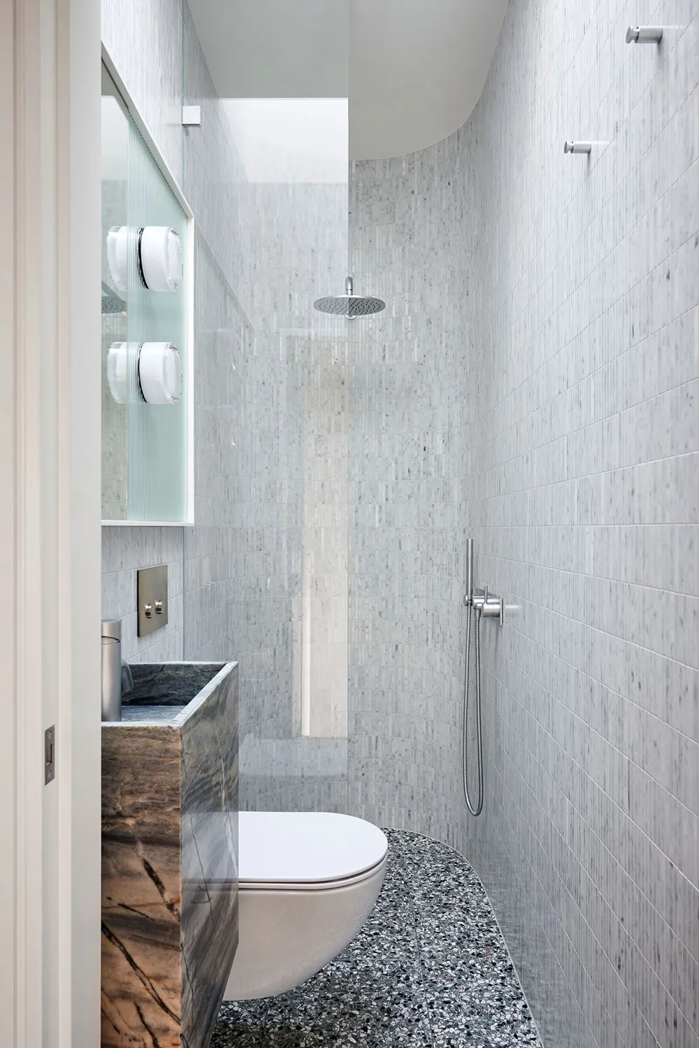 New Light Interiors of a 1905 Brick House in Sydney - Gallery image 21