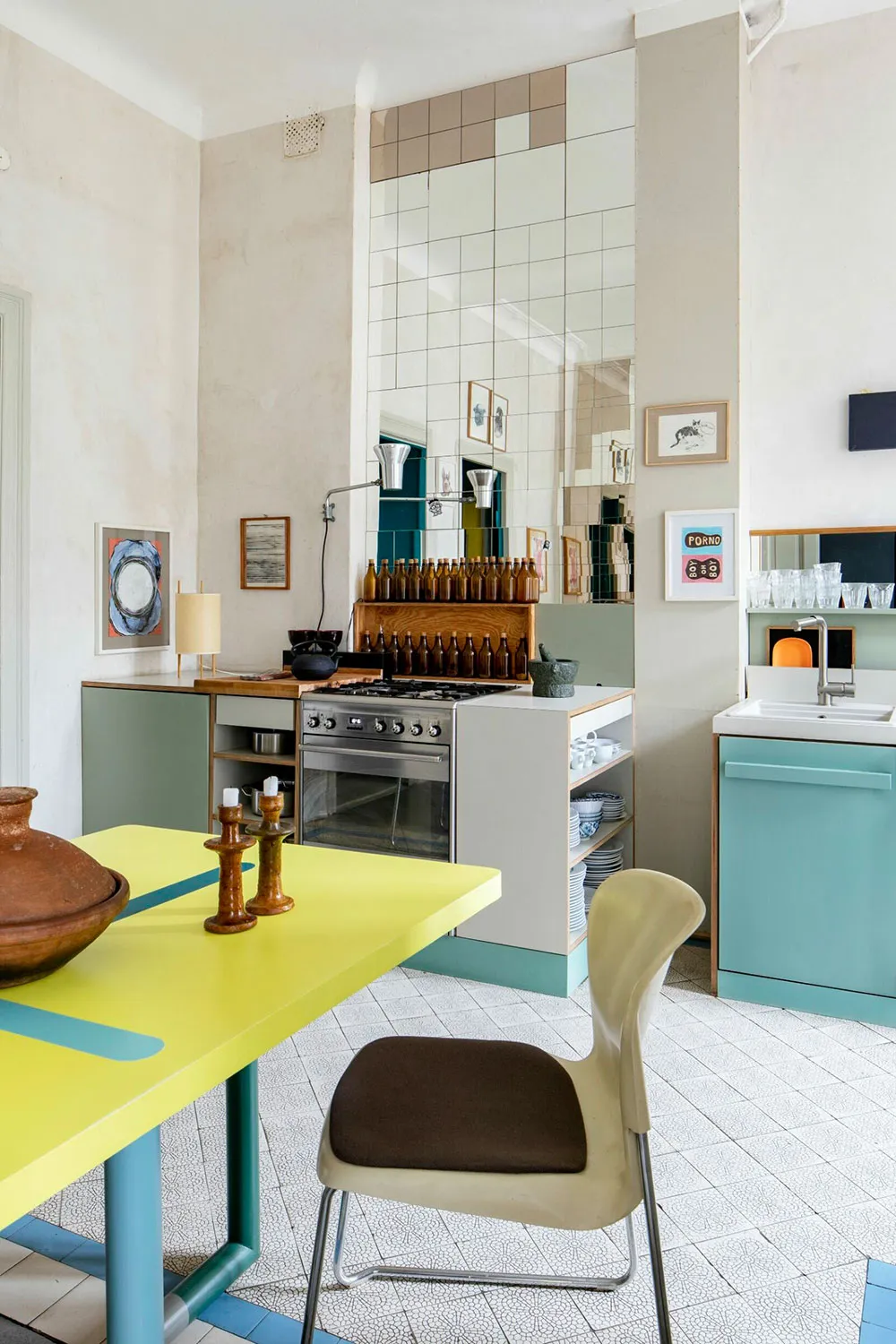 Mutige Farben in der Wohnung eines Möbeldesigners in Berlin - Gallery image 10