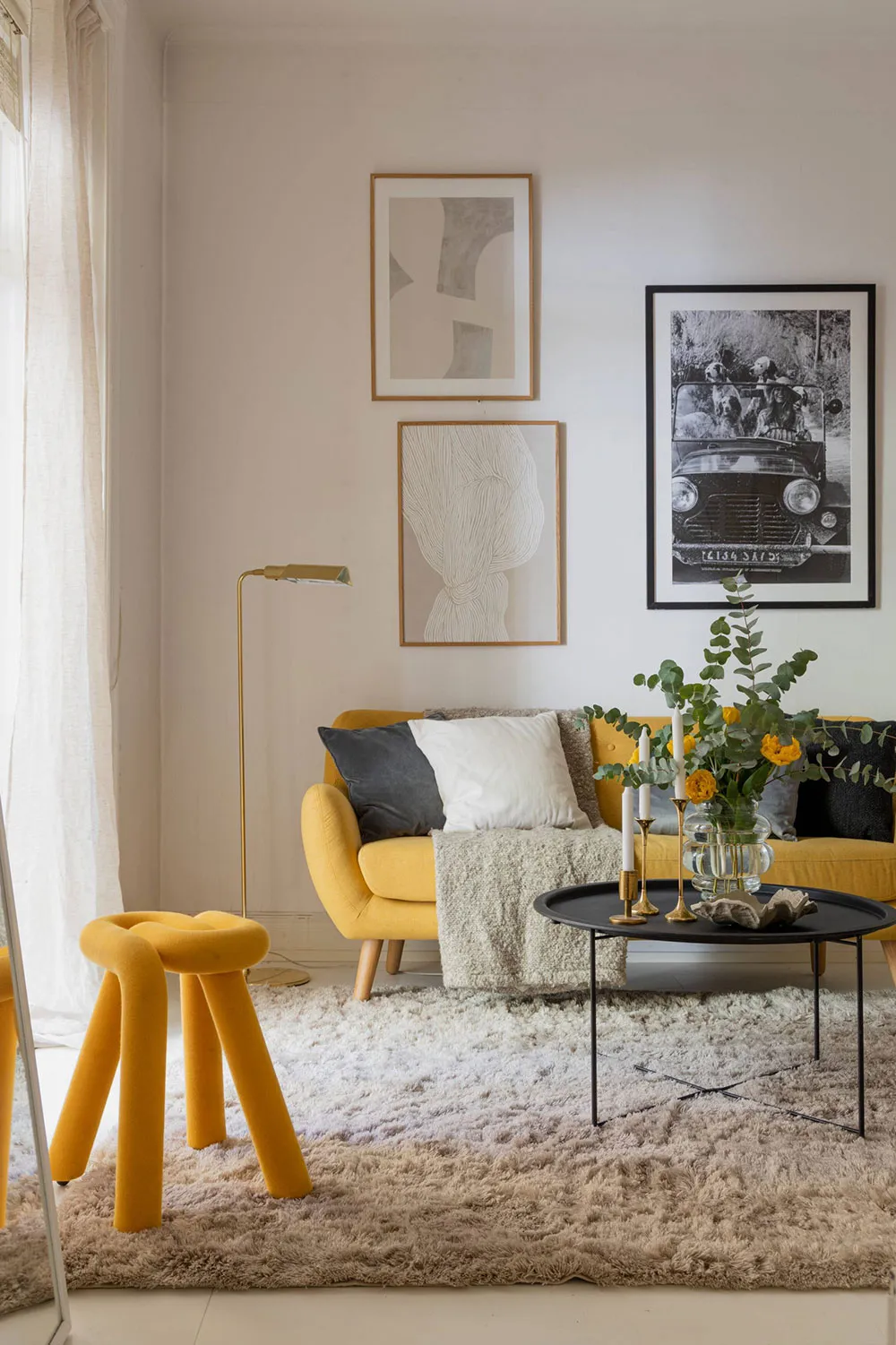 Mała, ale radosna: skandynawskie mieszkanie z letnim nastrójem (41 m²) - Gallery image 1