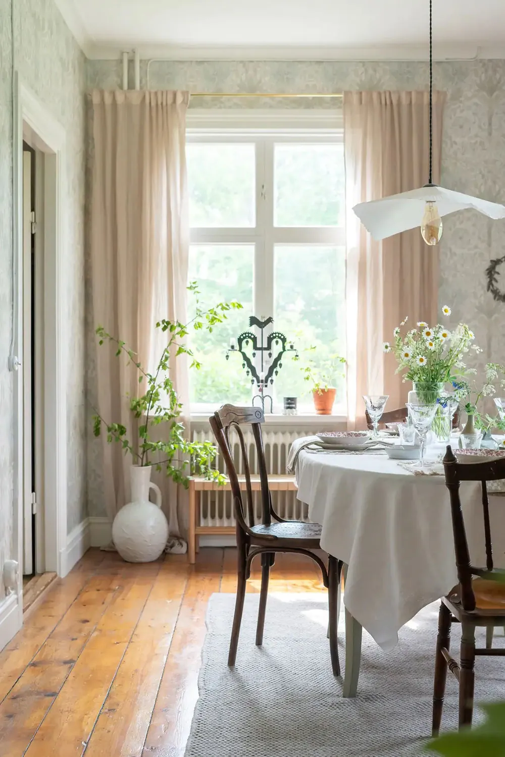 З руїн у затишний сад для молодої родини: милий котедж у Швеції - Gallery image 3