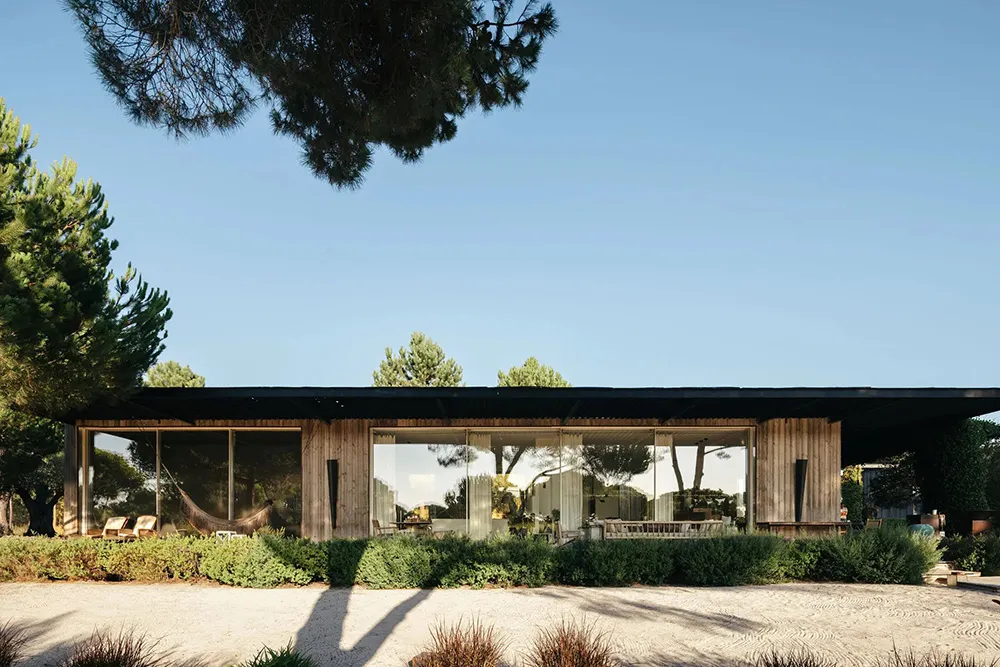 Design élégant à partir de matériaux recyclés : maison au Portugal - Gallery image 4