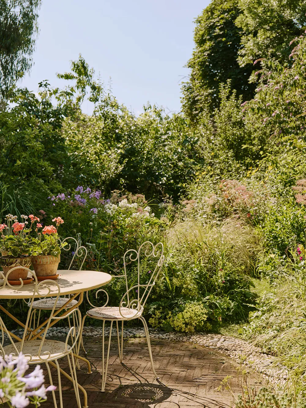 Оазис беззаботной загородной жизни: дом дизайнера в Лондоне - Gallery image 1