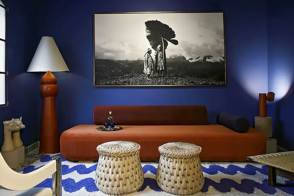 Deep Blue and Other Amazing Colors in the Design of a Historical House in Mexico - Gallery image 4