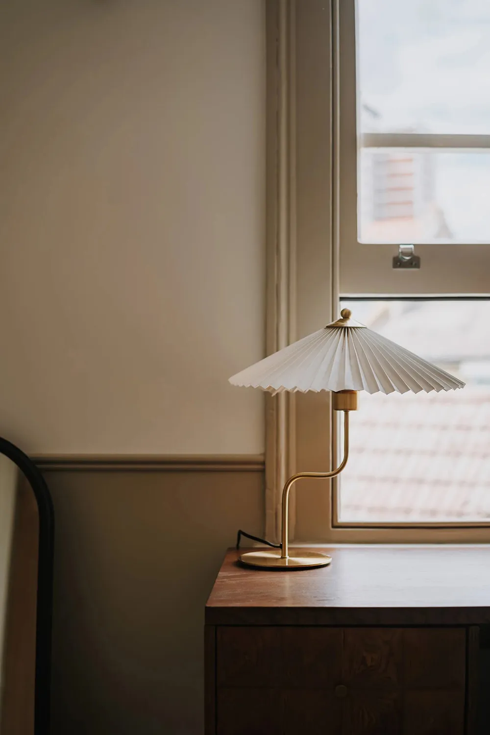 Design contemporain chaleureux et plafonds inclinés : appartement à Londres - Gallery image 28