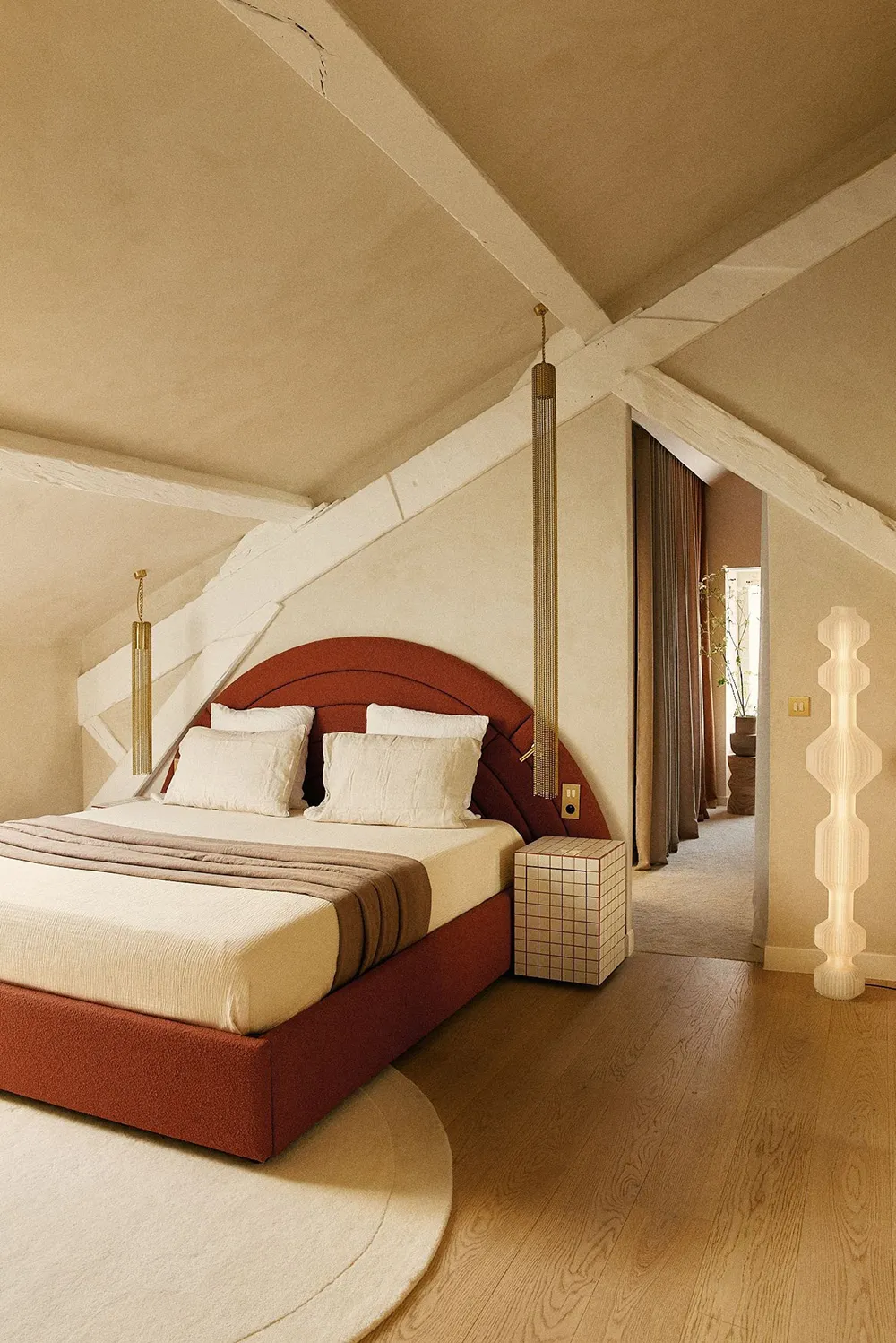 पेरिस में एक अद्भुत घर… जिसके अंदर एक जीवित पेड़ है! - Gallery image 10