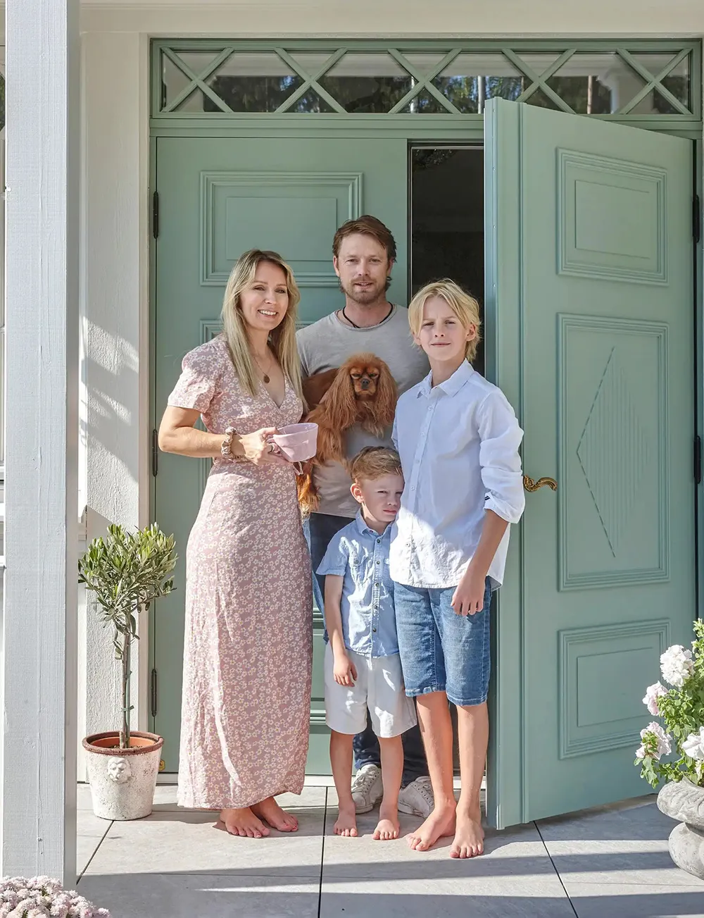Grand et élégant cottage de campagne blanc en Suède - Gallery image 1