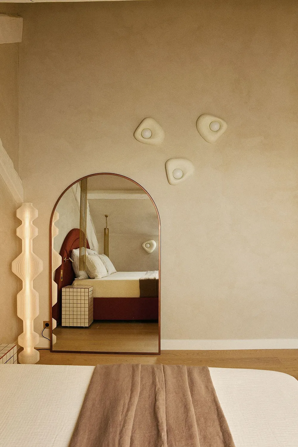 पेरिस में एक अद्भुत घर… जिसके अंदर एक जीवित पेड़ है! - Gallery image 17