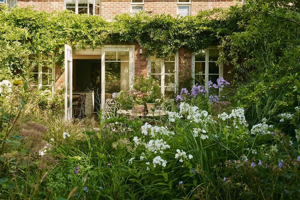 Оазис беззаботной загородной жизни: дом дизайнера в Лондоне - Gallery image 14