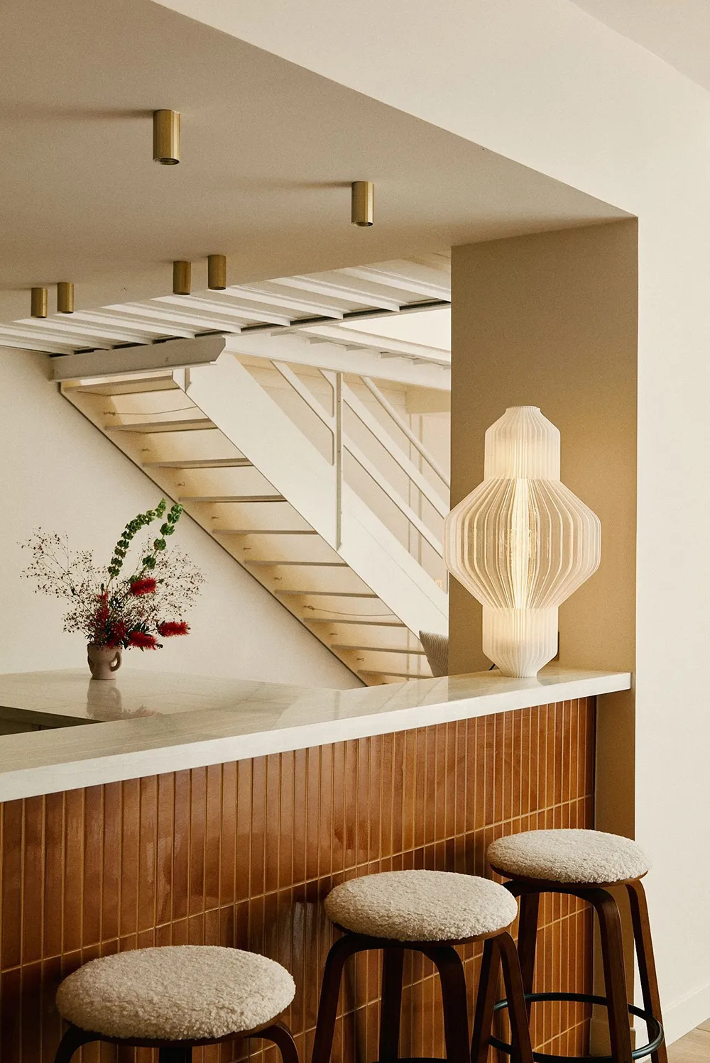 पेरिस में एक अद्भुत घर… जिसके अंदर एक जीवित पेड़ है! - Gallery image 15