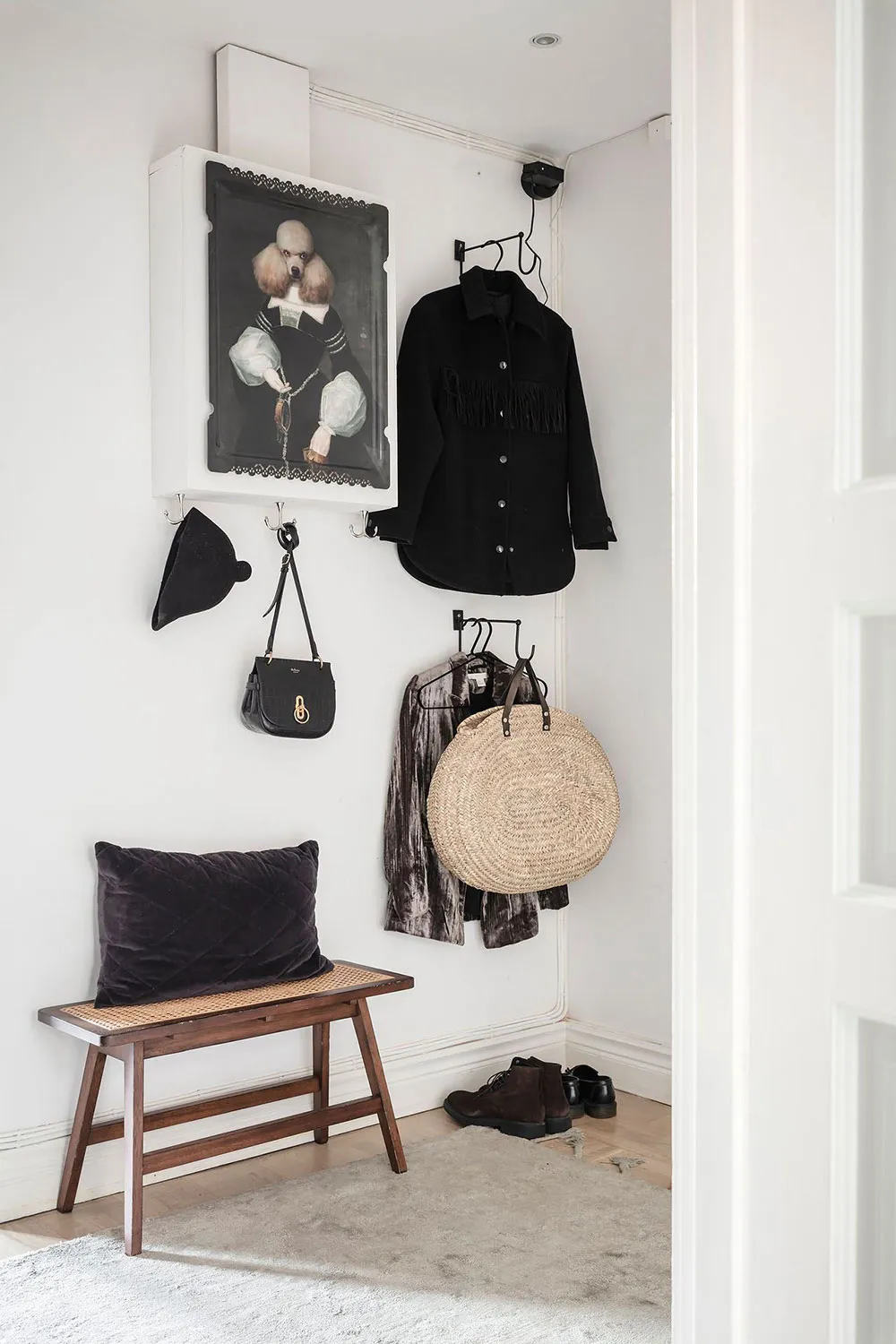 Необычное пространство и чёрные акценты: стильная квартира в Гётеборге - Gallery image 24