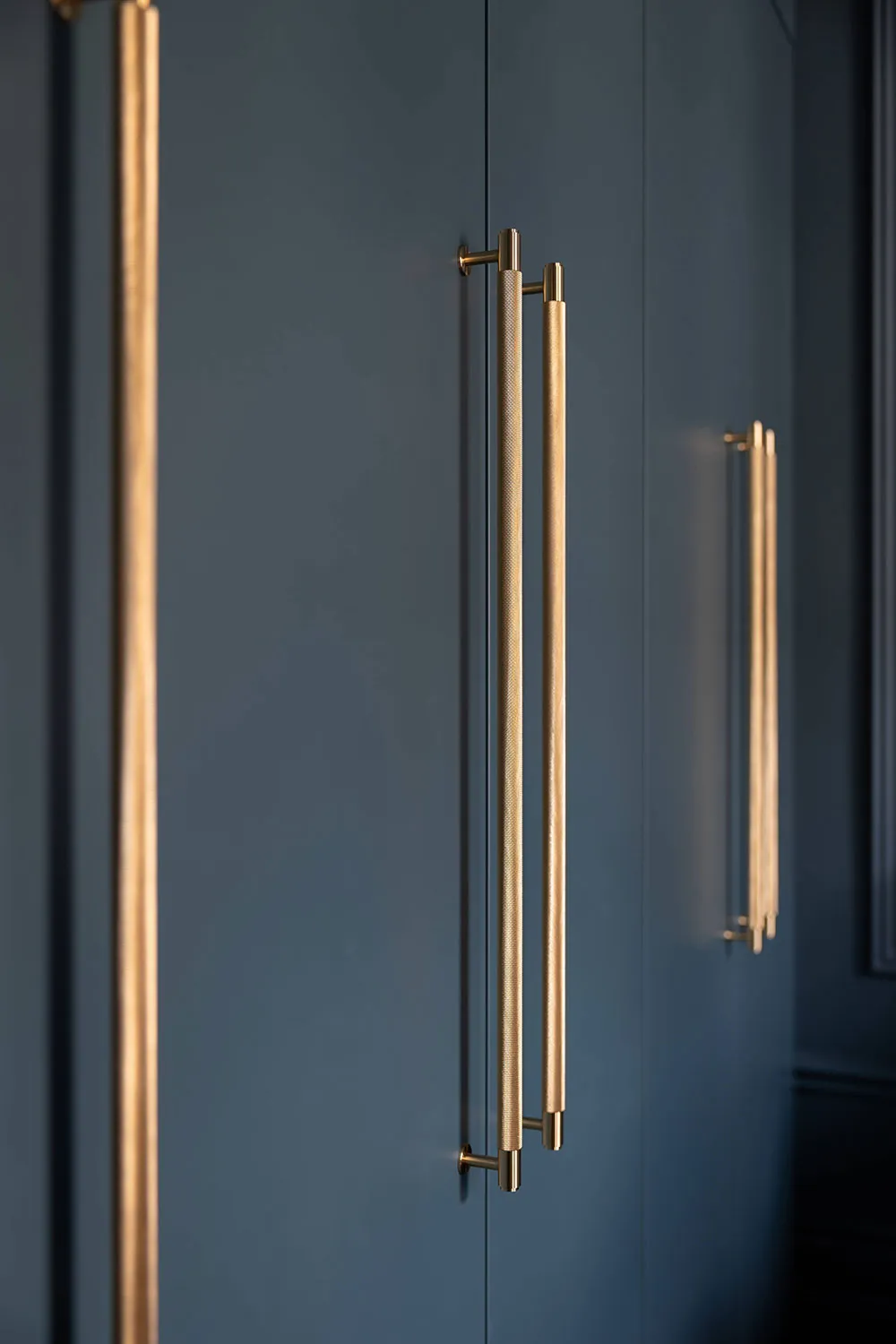 Élegante appartement suédois avec chambre à coucher bleue foncé (62 m²) - Gallery image 8