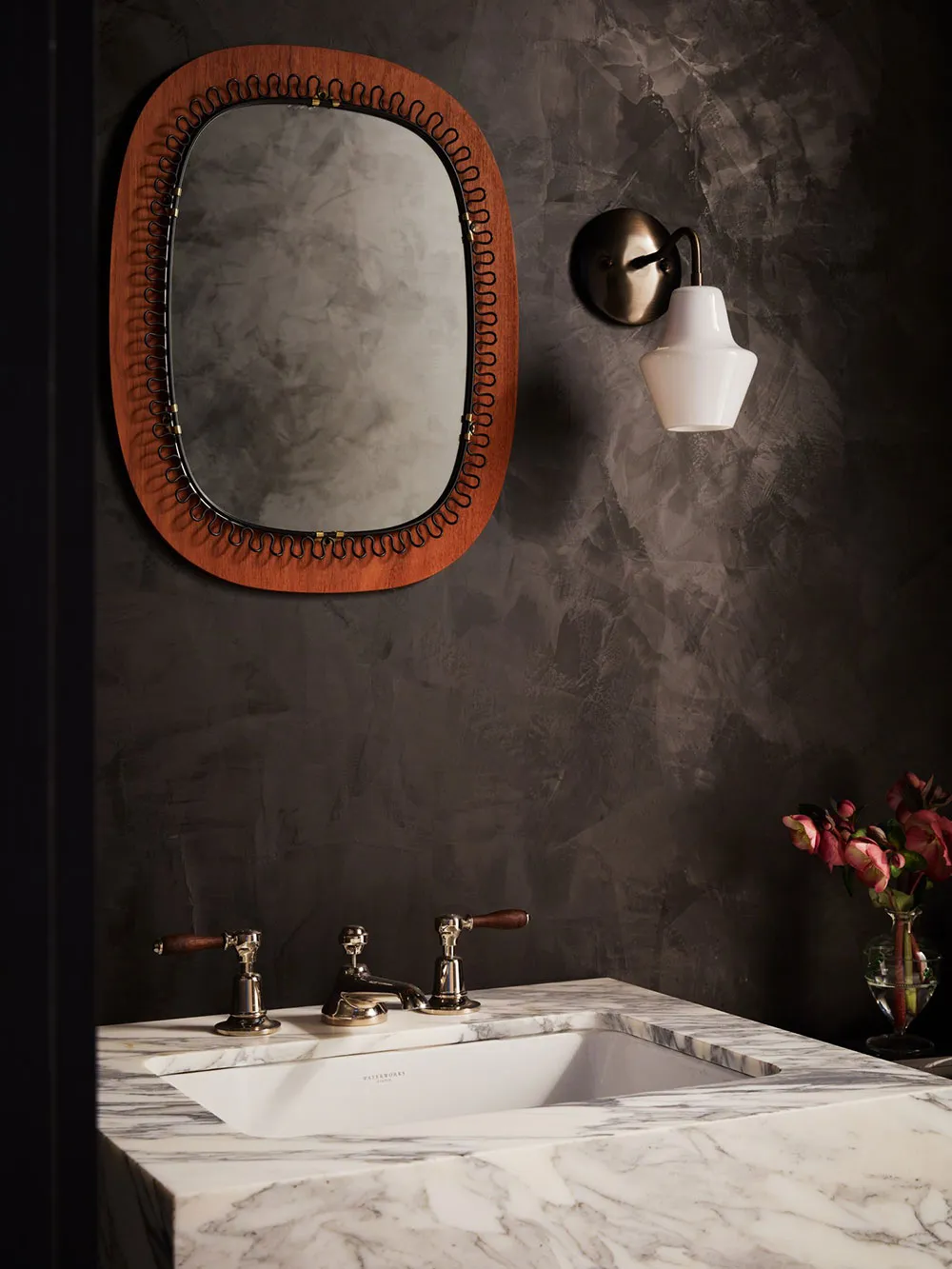 Peaceful yet Stylish and Elegant Interior of an Impressive Loft in New York - Gallery image 10