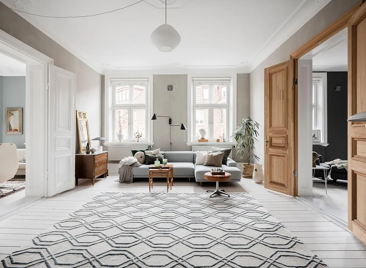 Деревянные двери и смелое искусство: необычная квартира в Гётеборге - Gallery image 5