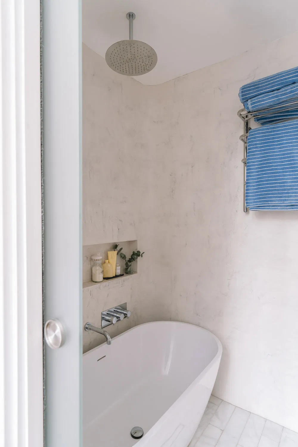 Luminosa y moderna apartamento en edificio histórico de hospital en Londres - Gallery image 17