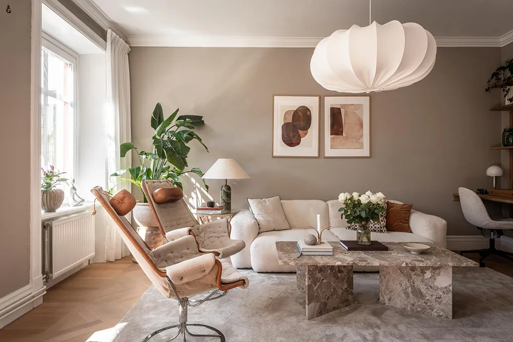 Стильна дерев'яна кухня та вид на сад: квартира в Гетеборзі - Gallery image 16