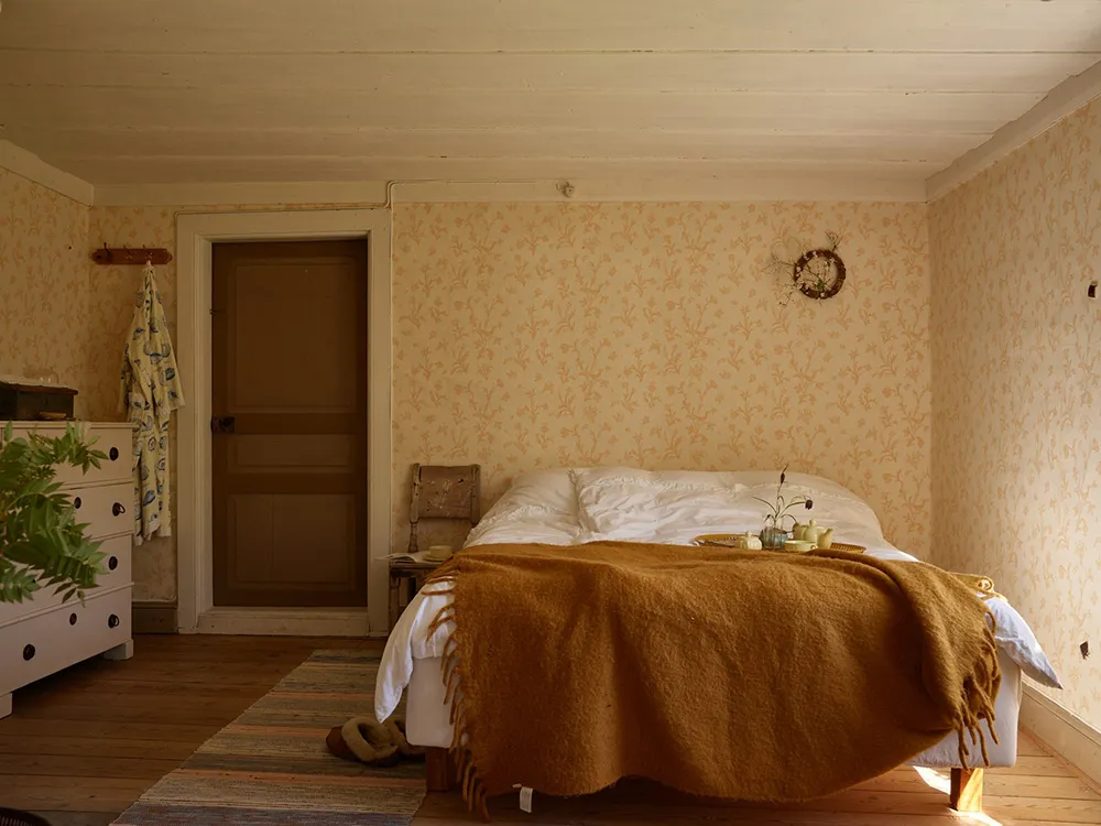 Kleine schwedische Sommerhütte des 18. Jahrhunderts am Waldrand in Schweden - Gallery image 12