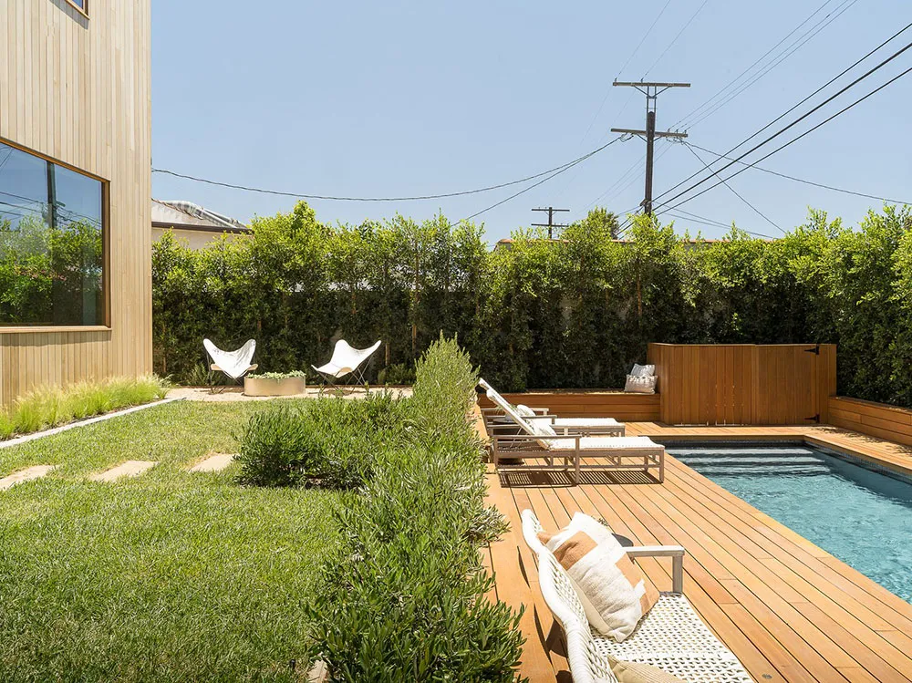 Уютная простота в дизайне современного дома с бассейном в Калифорнии - Gallery image 17