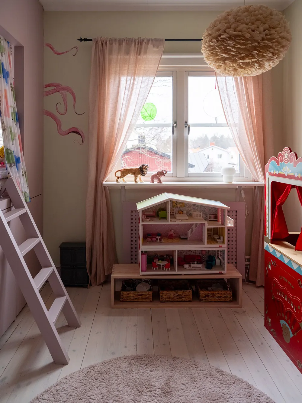 Красиві відтінки в інтер’єрах та зимовий сад: незвичайна дача в Швеції - Gallery image 31