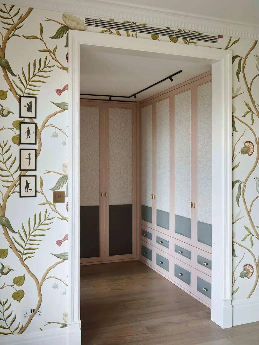 Stylowy i ciepły wnętrze domu rodzinnego w Londynie - Gallery image 23