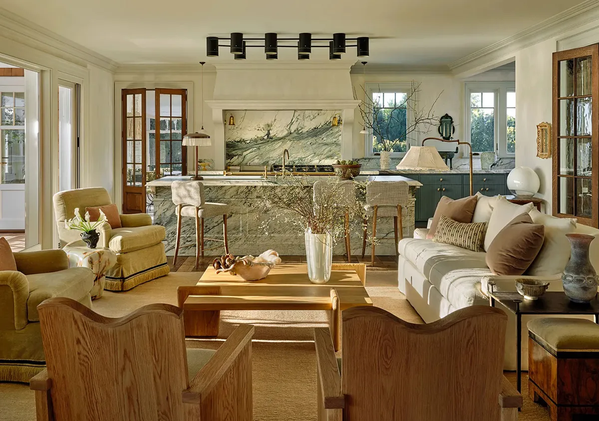 Elegant and Glamorous Beach House in Rhode Island by Star Designers - Gallery image 2