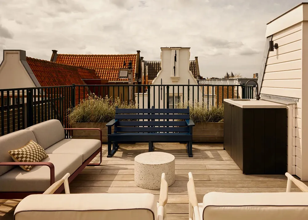 Warm and Aesthetic Interior in Amsterdam, Where Art Is at the Center - Gallery image 17