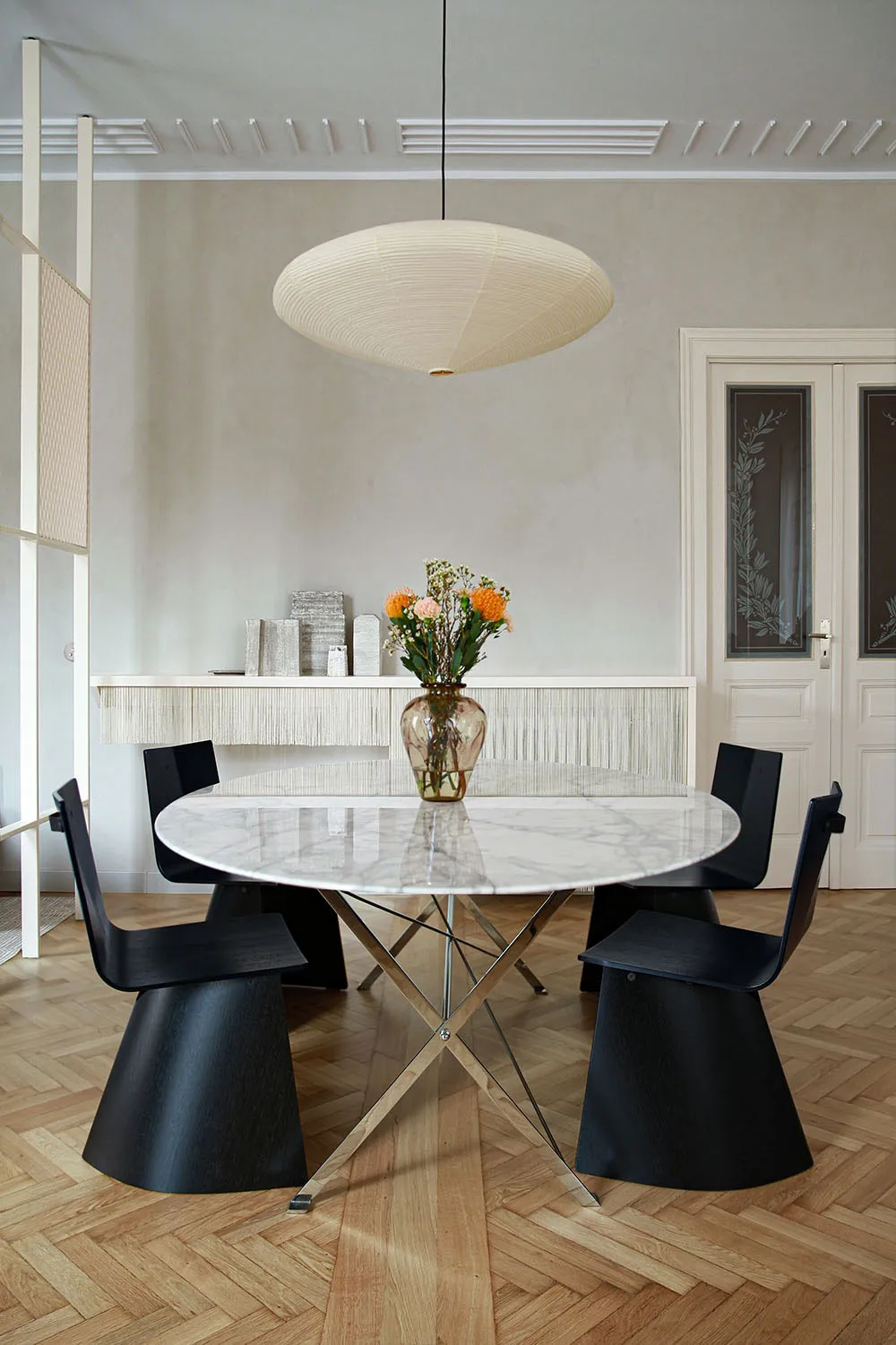 Mueble de diseño y minimalismo elegante: apartamento en edificio histórico en Trieste, Italia - Gallery image 4