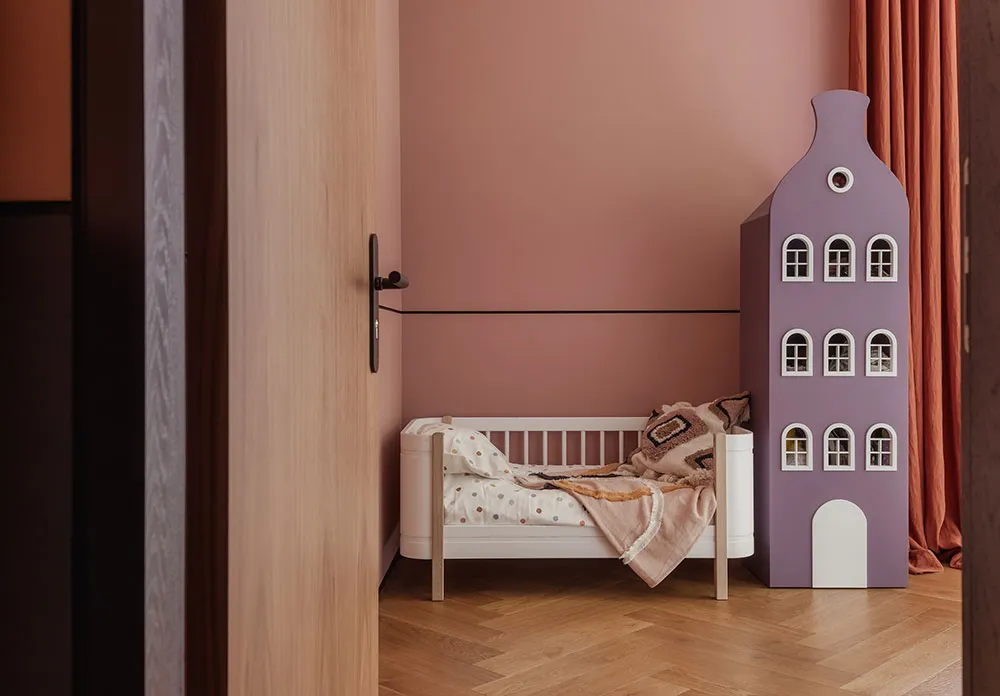 Terracota y oliva: colores hermosos en el diseño de un apartamento inusual en Riga - Gallery image 8