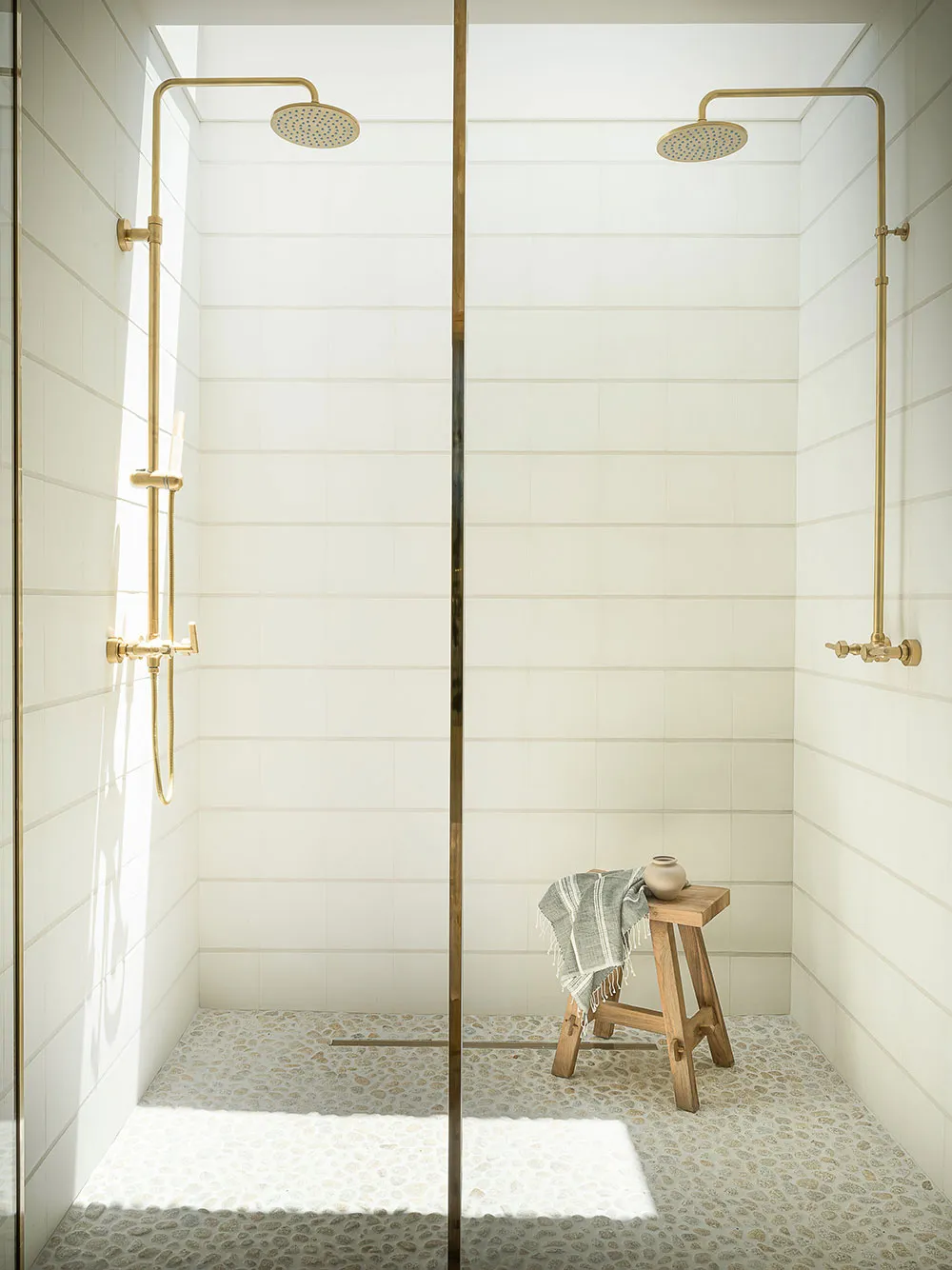 Уютная простота в дизайне современного дома с бассейном в Калифорнии - Gallery image 28