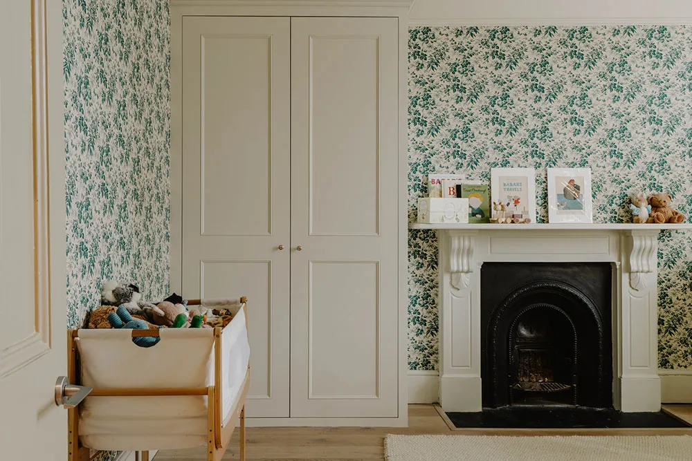 Taunhaus victoriano en Londres con interiores atmosféricos en una gama de colores elegante - Gallery image 15