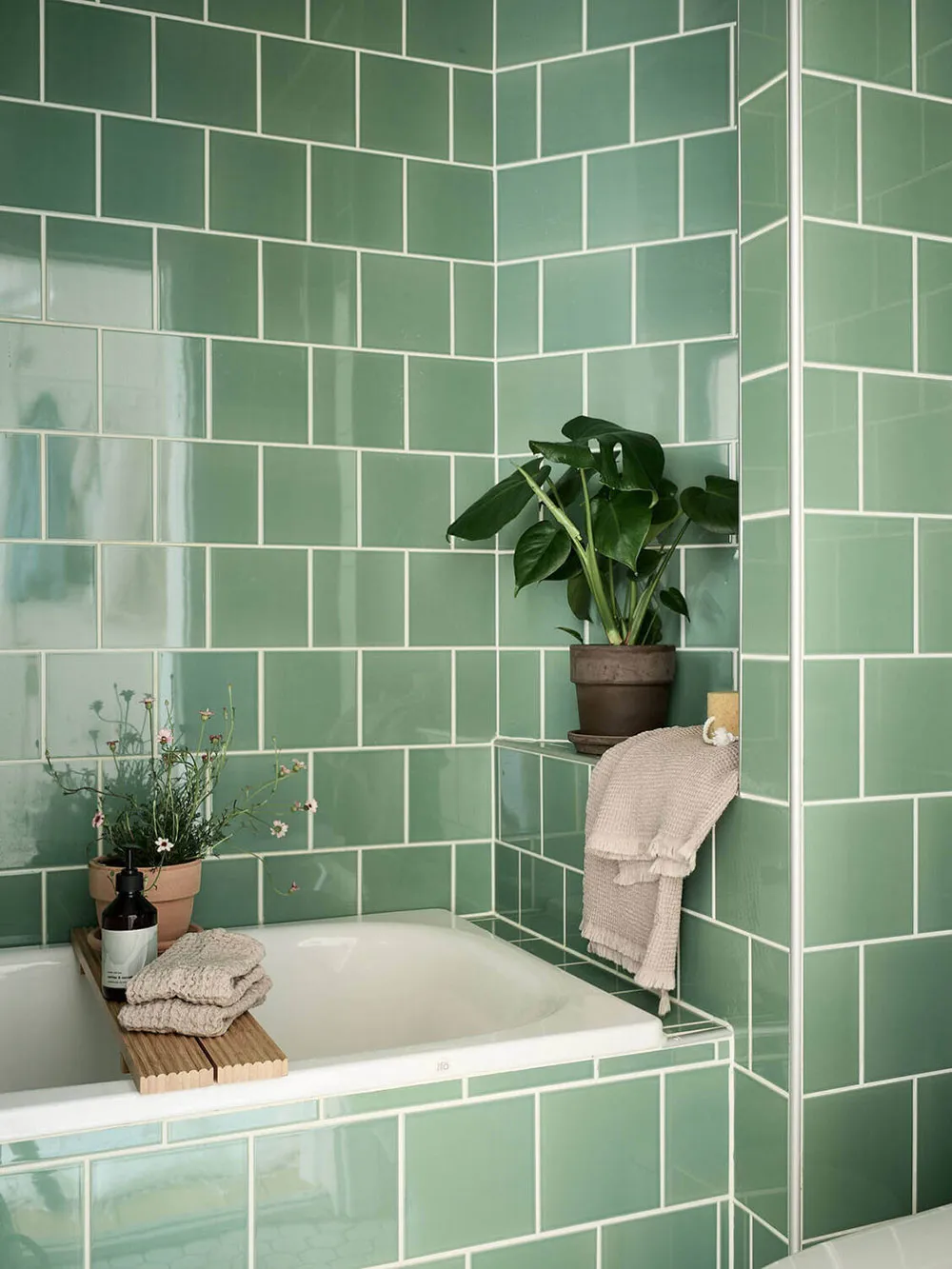 Appartement féminin compact avec salon rose et chambre verte (30 m²) - Gallery image 13