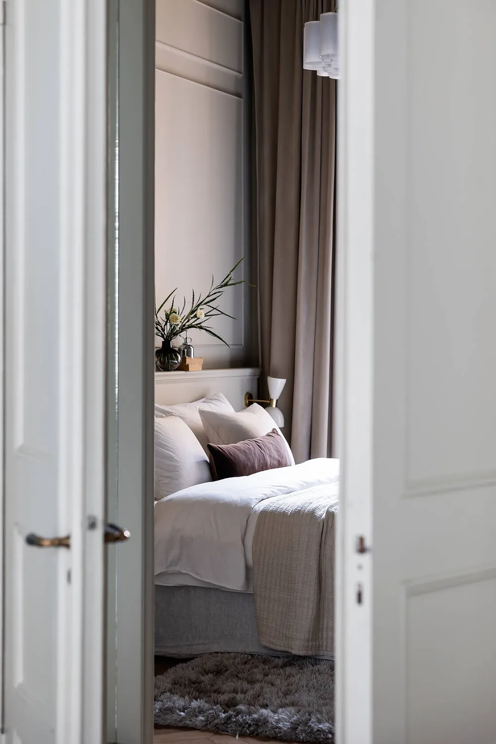 Лепнина, цветной потолок и стильный декор: квартира в Стокгольме (90 кв. м) - Gallery image 11