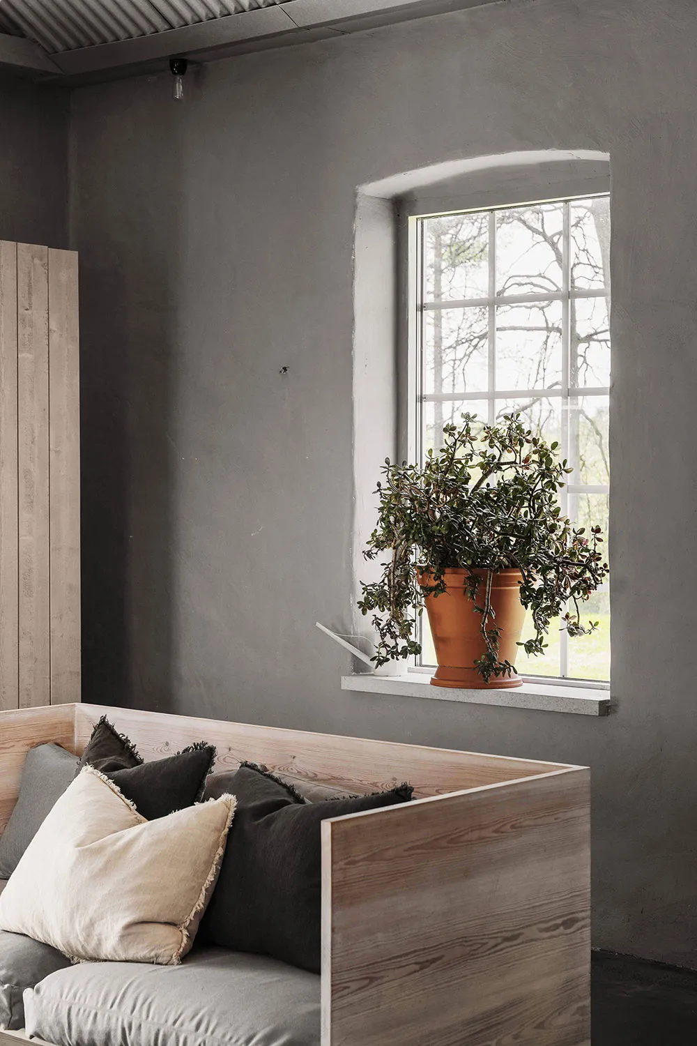 Une maison de camp élégante et confortable dans un ancien dépôt de locomotives sur l'île Gotland - Gallery image 8