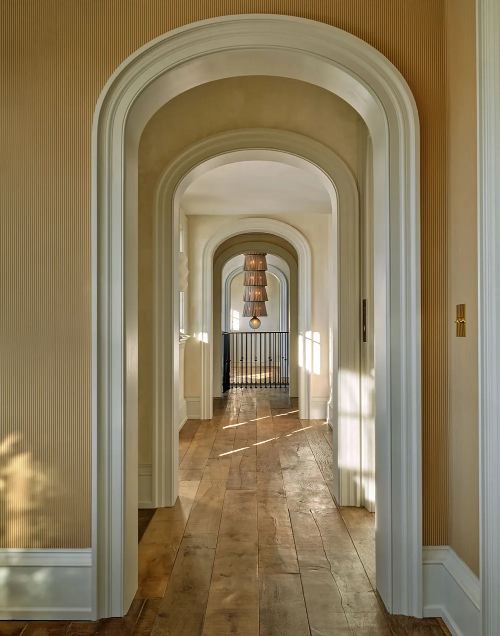Elegant and Glamorous Beach House in Rhode Island by Star Designers - Gallery image 11