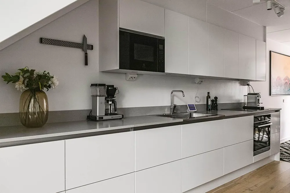 स्वीडन में एक आधुनिक टाउनहाउस, जिसके अंदरूनी हिस्सों में हरियाली तत्व शामिल हैं (97 वर्ग मीटर का क्षेत्रफल) - Gallery image 9