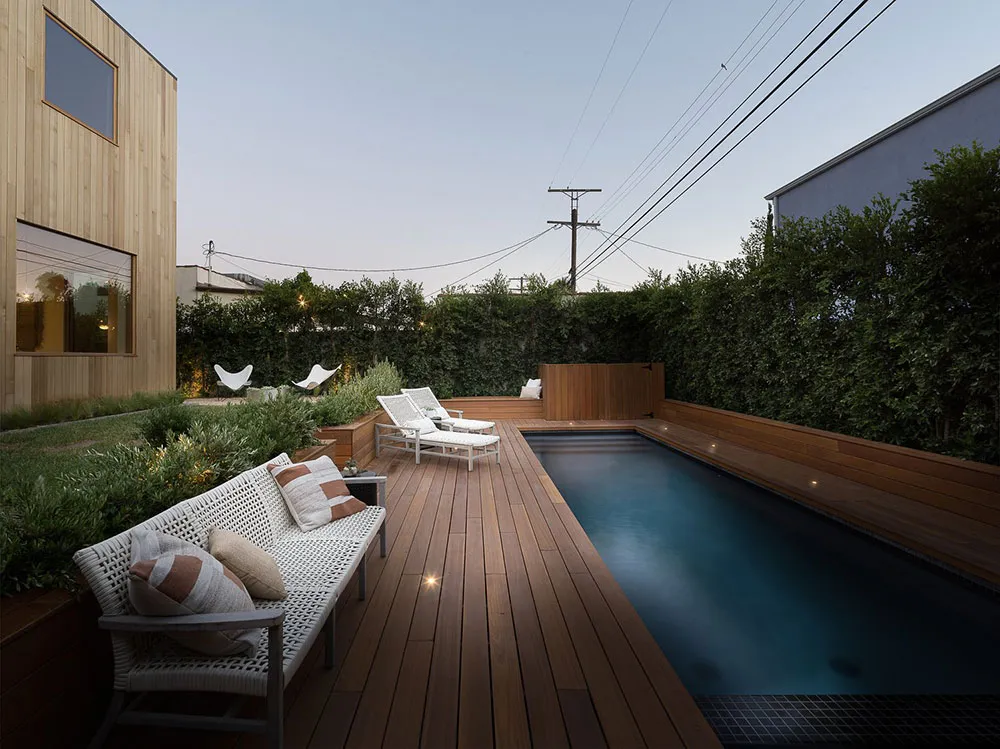 Уютная простота в дизайне современного дома с бассейном в Калифорнии - Gallery image 39