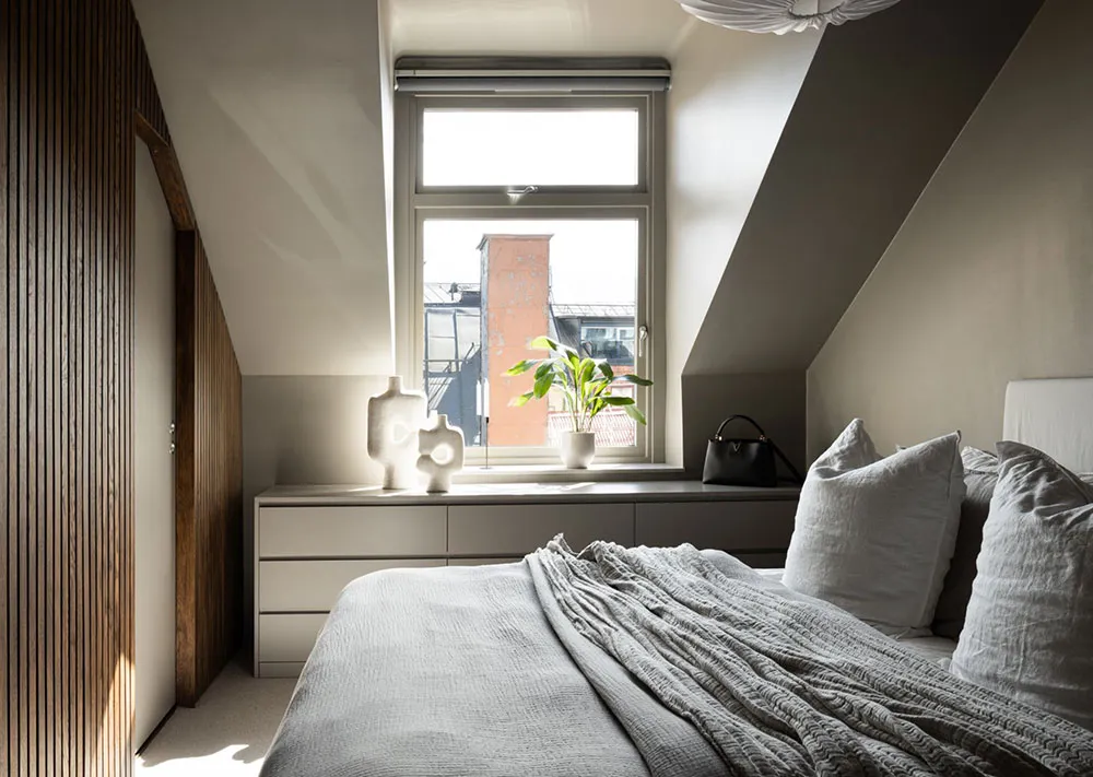Мансардні вікна та стильний дизайн: вражаючий лофт у Стокгольмі - Gallery image 9