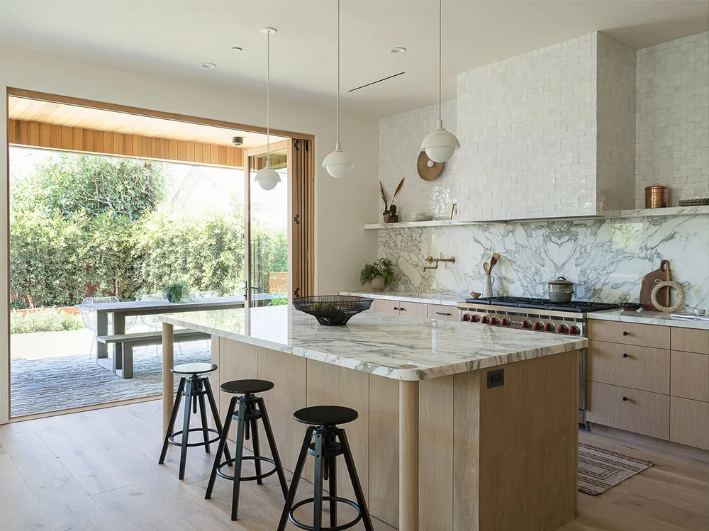 Уютная простота в дизайне современного дома с бассейном в Калифорнии - Gallery image 14