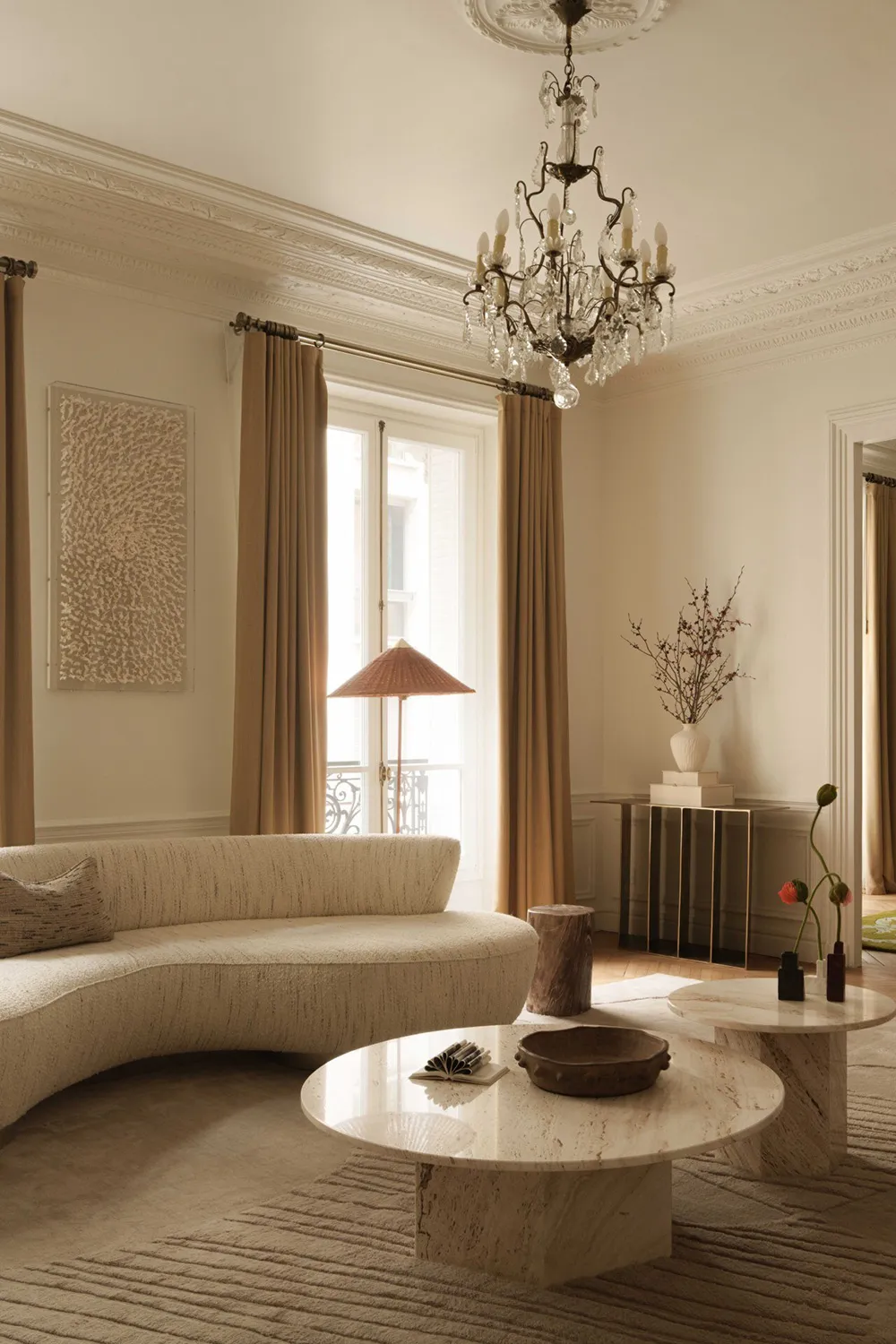 Interior cálido e elegante de lujosos apartamentos en París - Gallery image 6