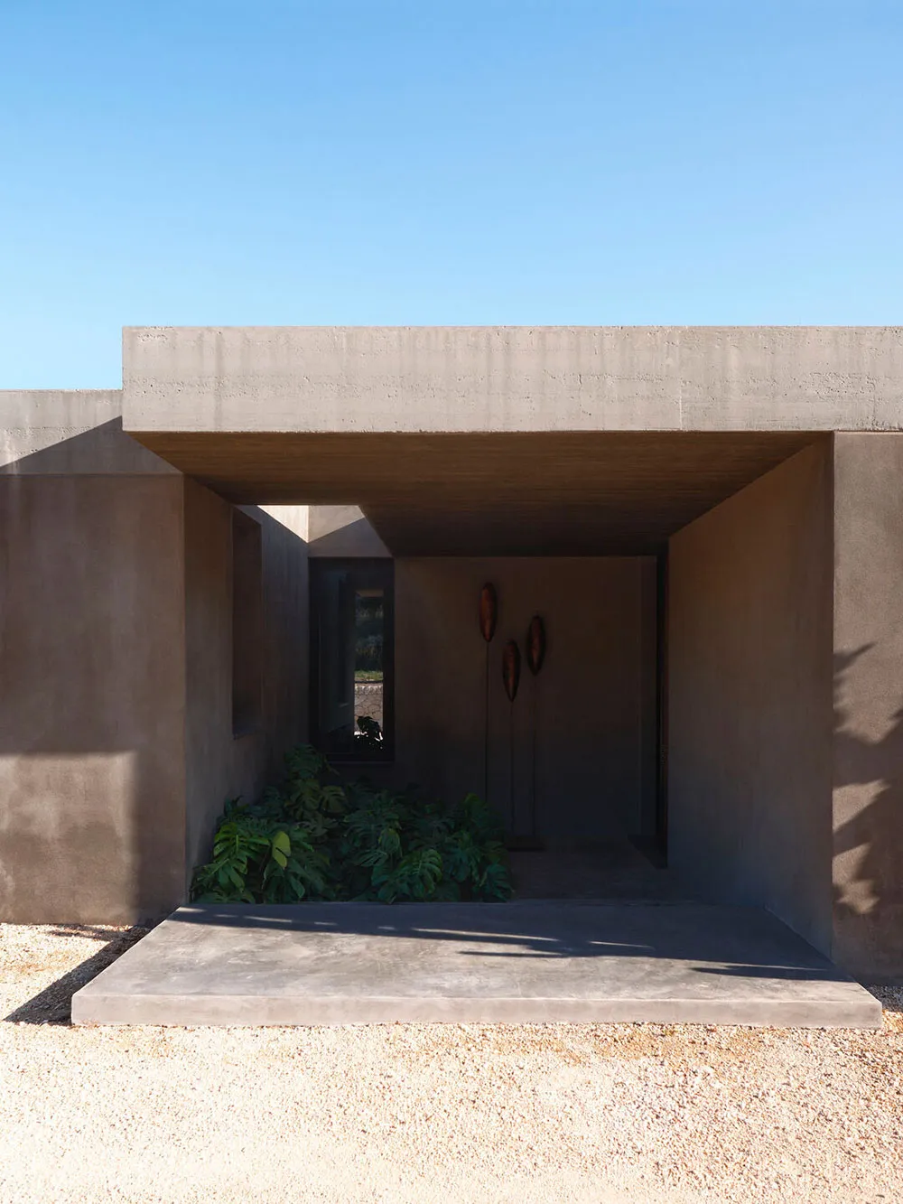 Яркая плитка и стильный дизайн: курортная вилла с бассейном на Сицилии - Gallery image 27