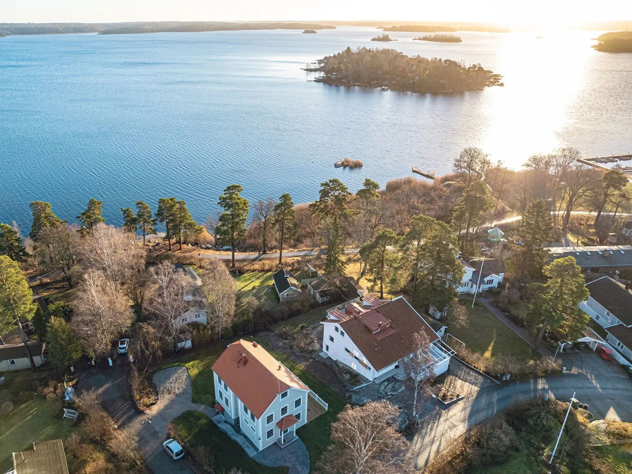 Élégants intérieurs modernes de cottage lacustre en Suède - Gallery image 18