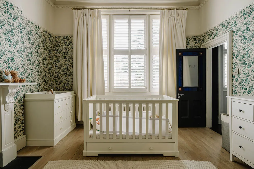 Taunhaus victoriano en Londres con interiores atmosféricos en una gama de colores elegante - Gallery image 14