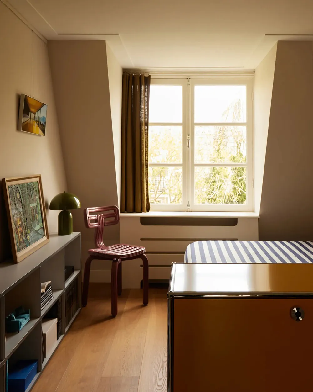 Warm and Aesthetic Interior in Amsterdam, Where Art Is at the Center - Gallery image 13