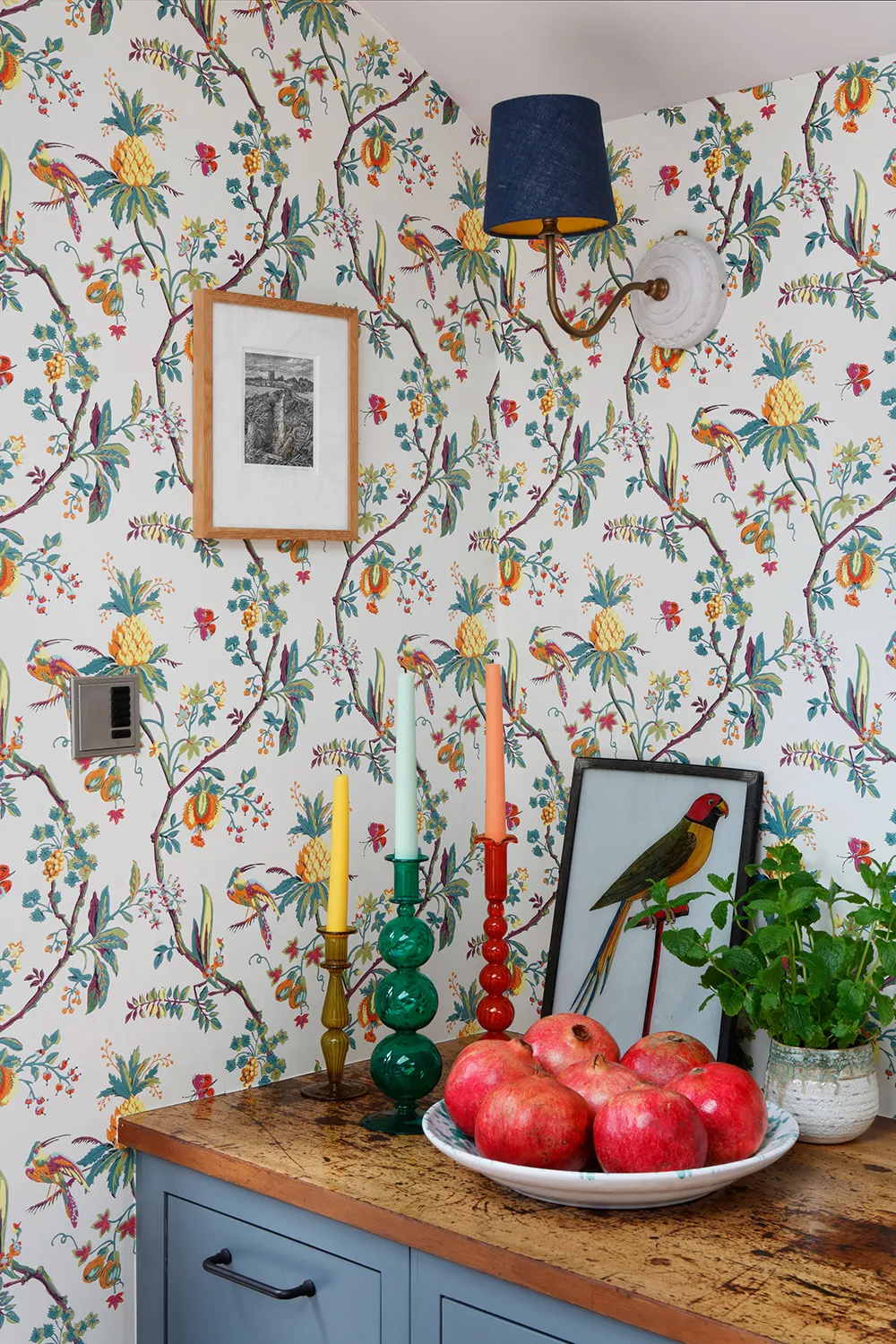 Interior inglés acogedor en tonos elegantes - Gallery image 8